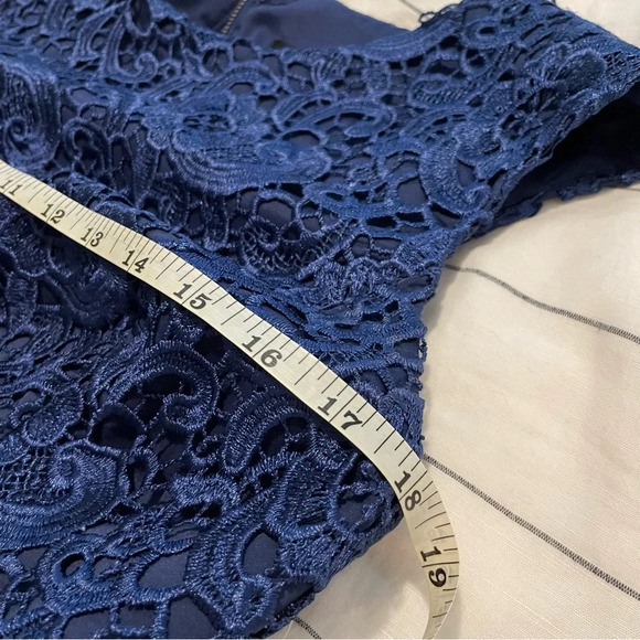 NWT Aidan Mattox Navy Lace Cropped Blouse Back Zip - Picture 9 of 11